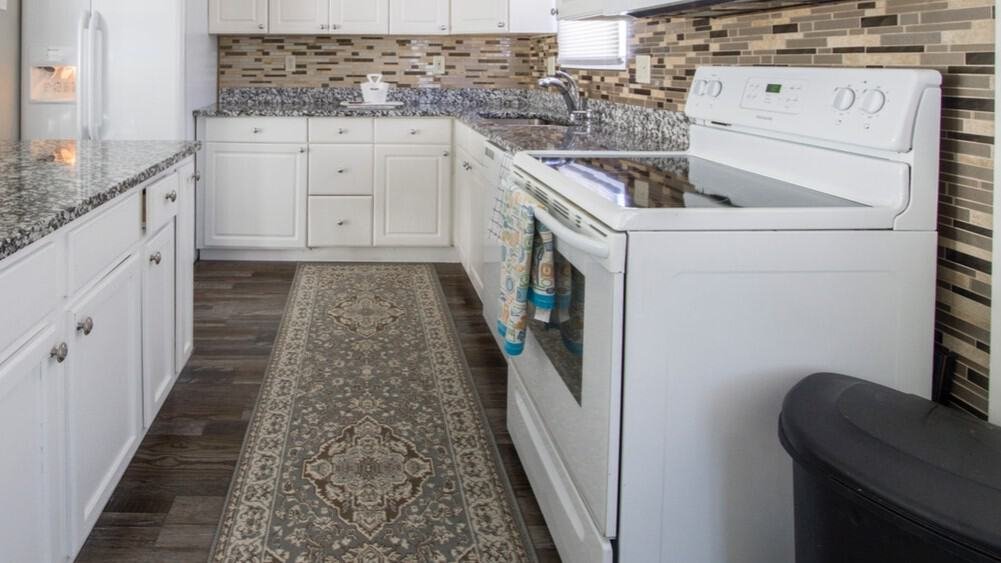 How to Clean an Oven Fast 2 kitchen cleaning